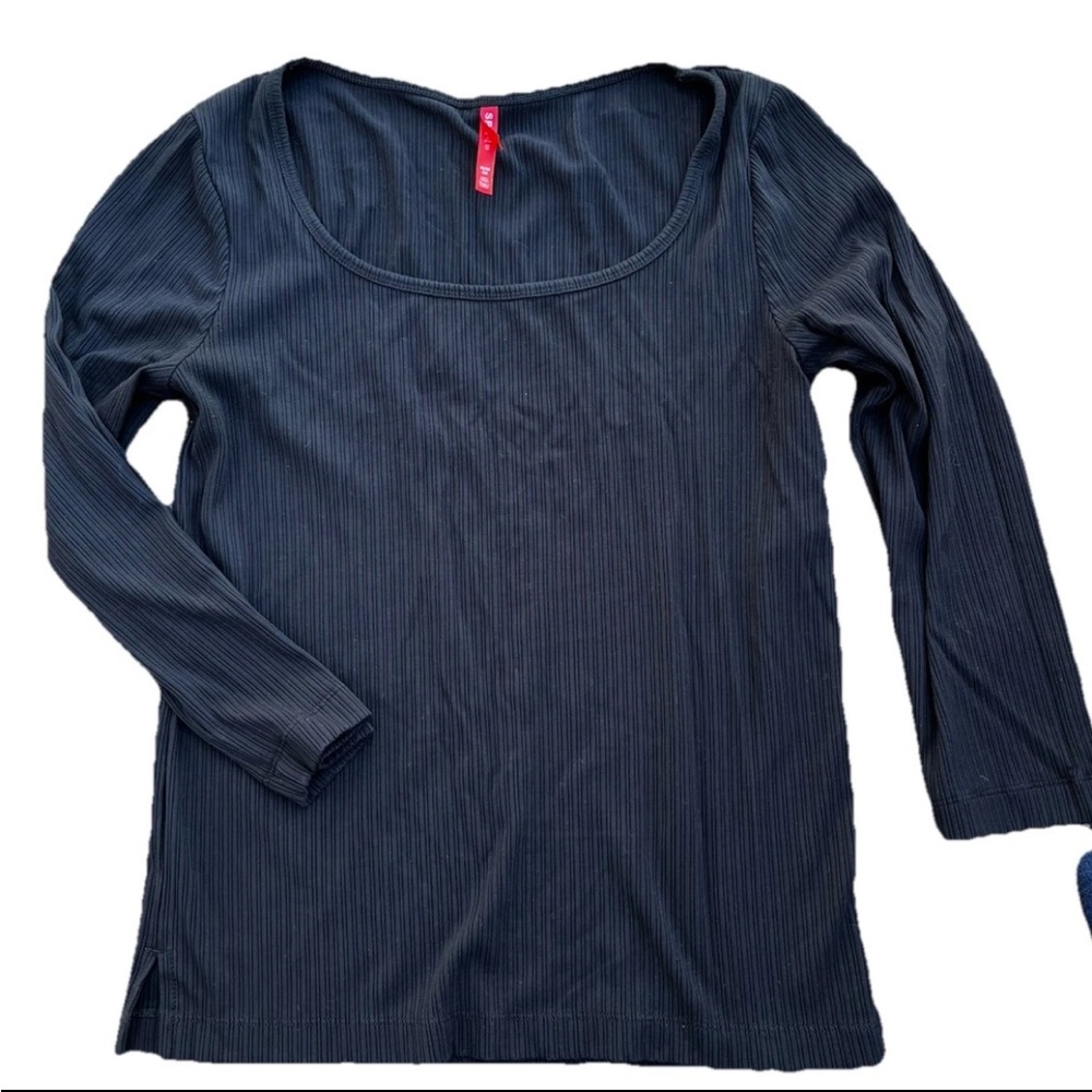 Spanx Black Simple Shirt Boat Neck 3/4 Sleeves Size M